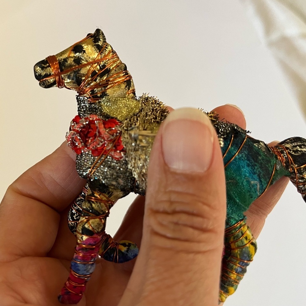 VTG Wire Wrapped Mixed Media Running Horse Colorful Brooch - Picture 10 of 12